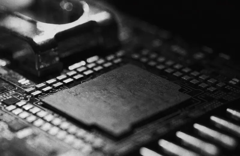 Macro photograph of a silicon chip